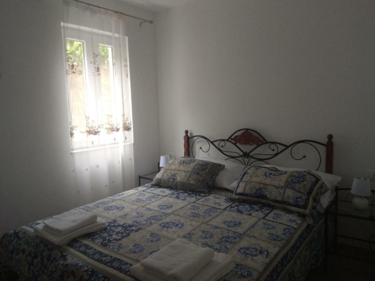 Apartmani Alma Skradin Buitenkant foto