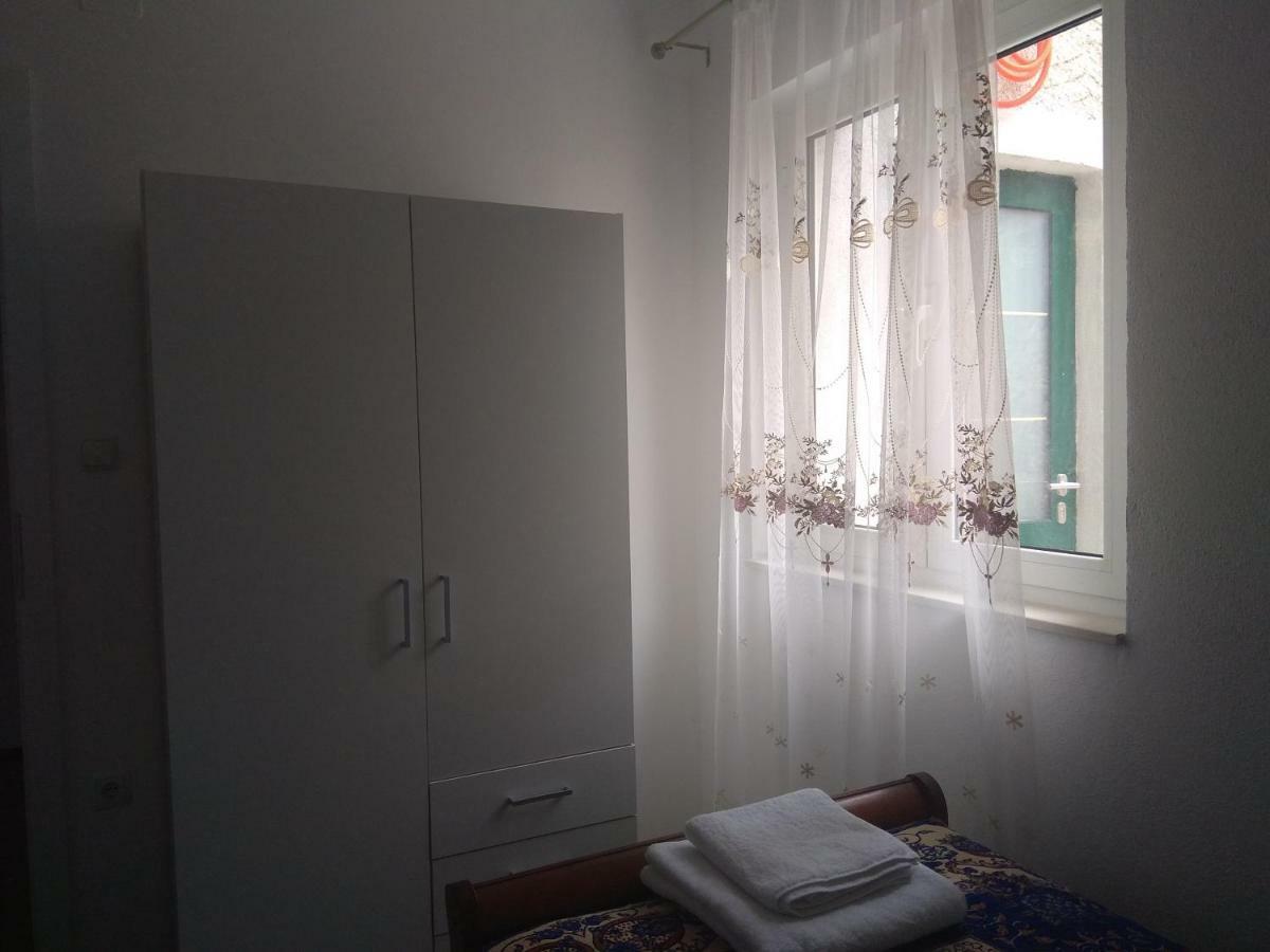 Apartmani Alma Skradin Buitenkant foto